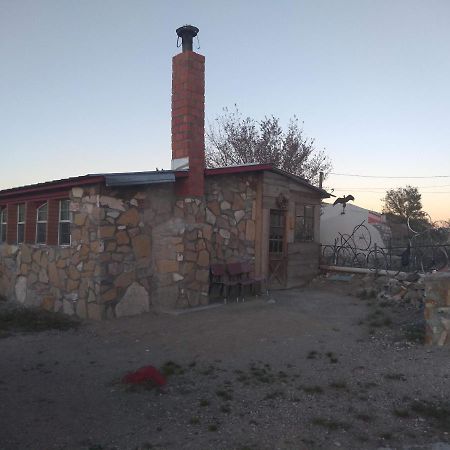 La Loma Del Chivo Llc Stone Cottage Alternative Building マラソン エクステリア 写真