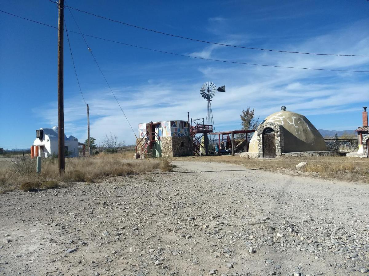 La Loma Del Chivo Llc Stone Cottage Alternative Building マラソン エクステリア 写真