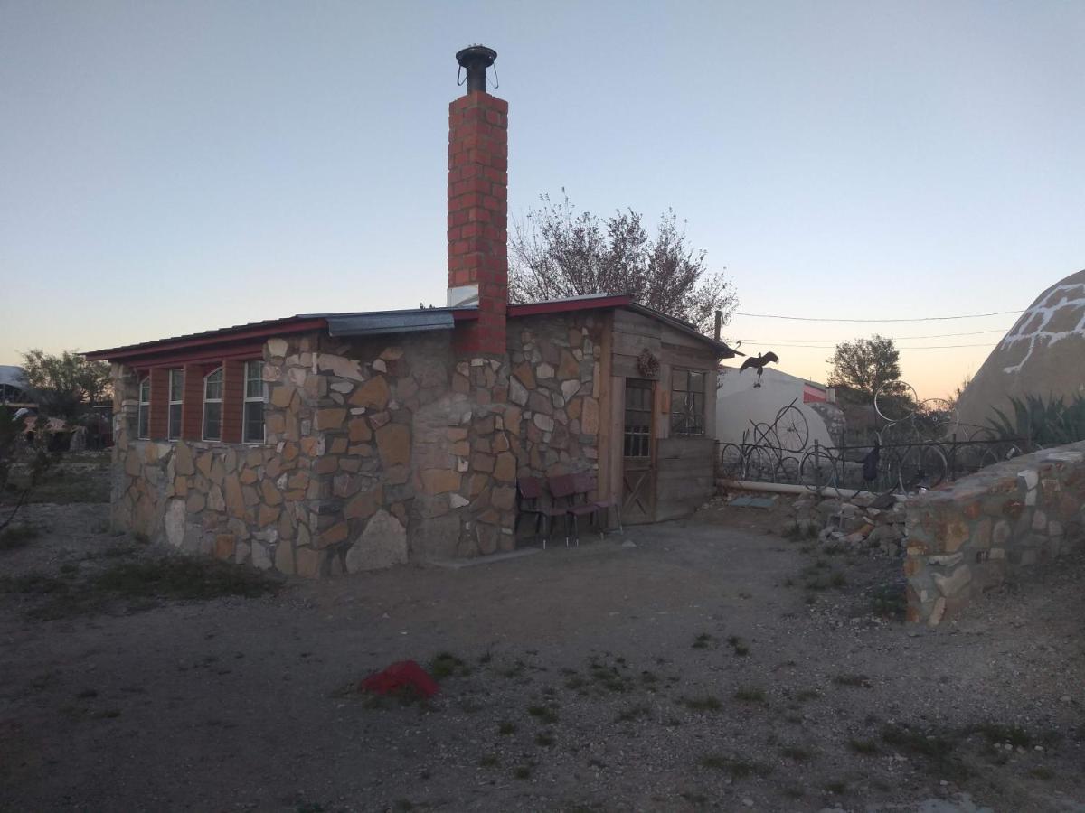 La Loma Del Chivo Llc Stone Cottage Alternative Building マラソン エクステリア 写真